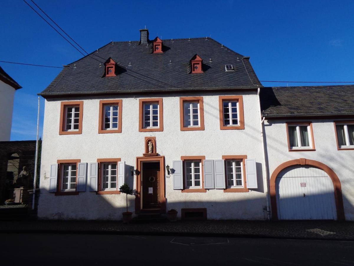 Ferienwohnung Altes Pfarrhaus Mit Flair Und Moselblick Brauneberg Exteriér fotografie