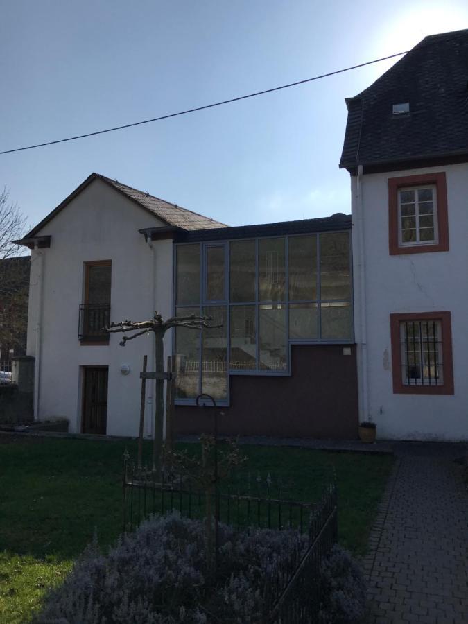 Ferienwohnung Altes Pfarrhaus Mit Flair Und Moselblick Brauneberg Exteriér fotografie