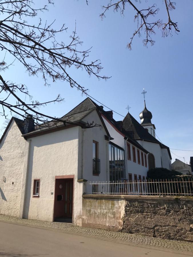 Ferienwohnung Altes Pfarrhaus Mit Flair Und Moselblick Brauneberg Exteriér fotografie